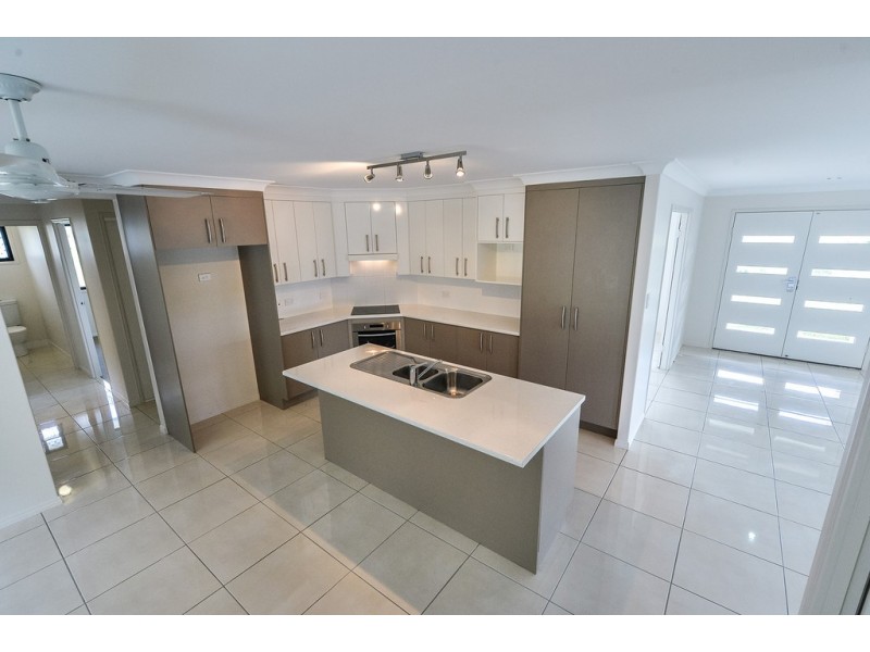 8 Benrhys Court, Rockyview QLD 4701