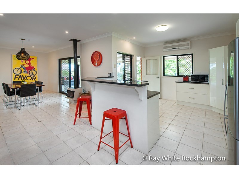 128 Angela Road, Rockyview QLD 4701