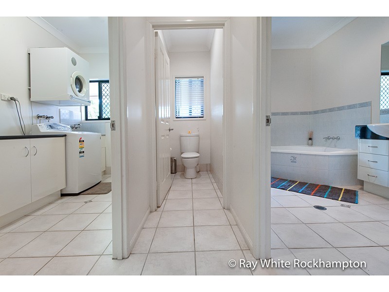 128 Angela Road, Rockyview QLD 4701