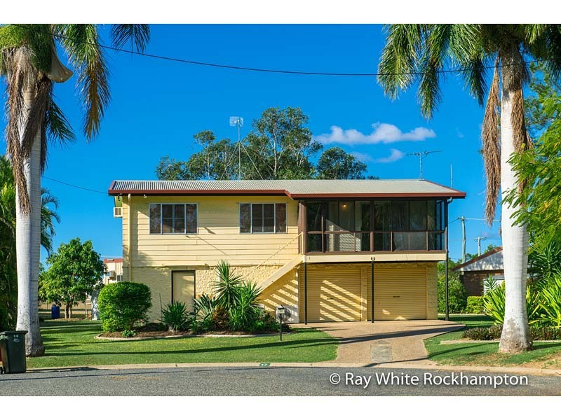17 Lodwick Close, Gracemere QLD 4702