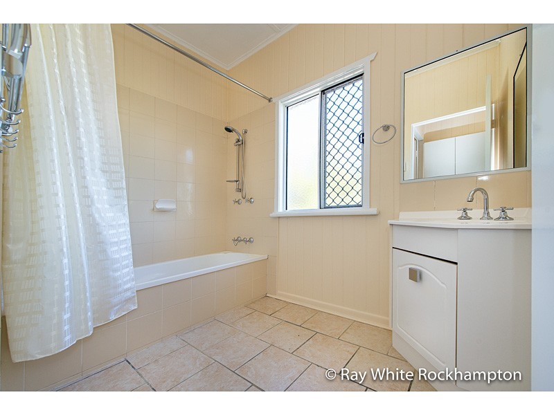 303 Berserker Street, Berserker QLD 4701