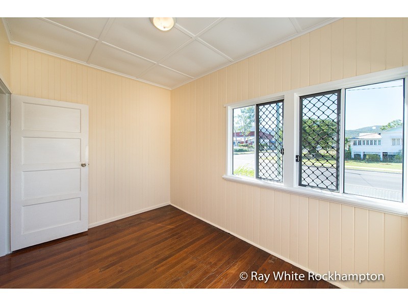 303 Berserker Street, Berserker QLD 4701