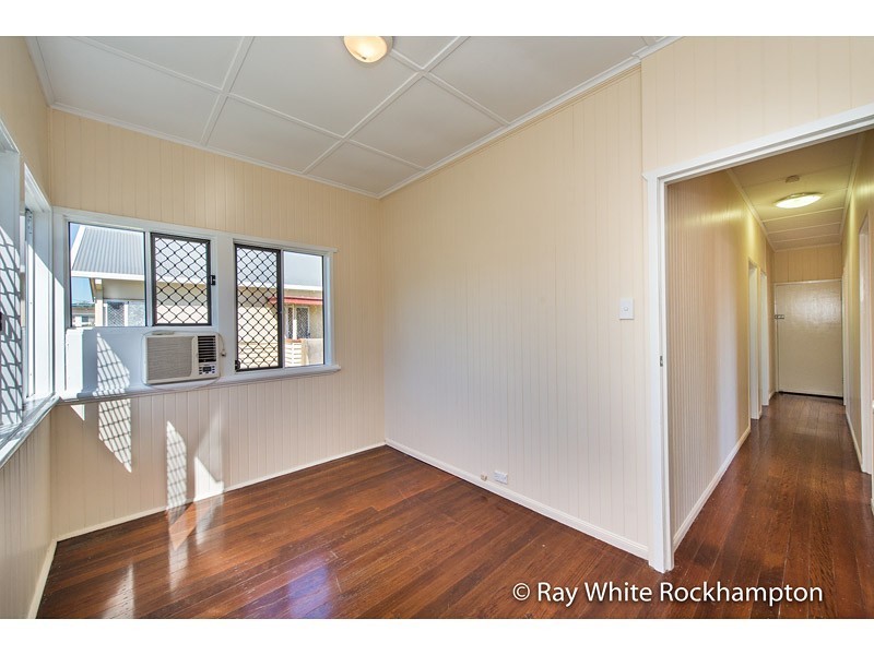 303 Berserker Street, Berserker QLD 4701