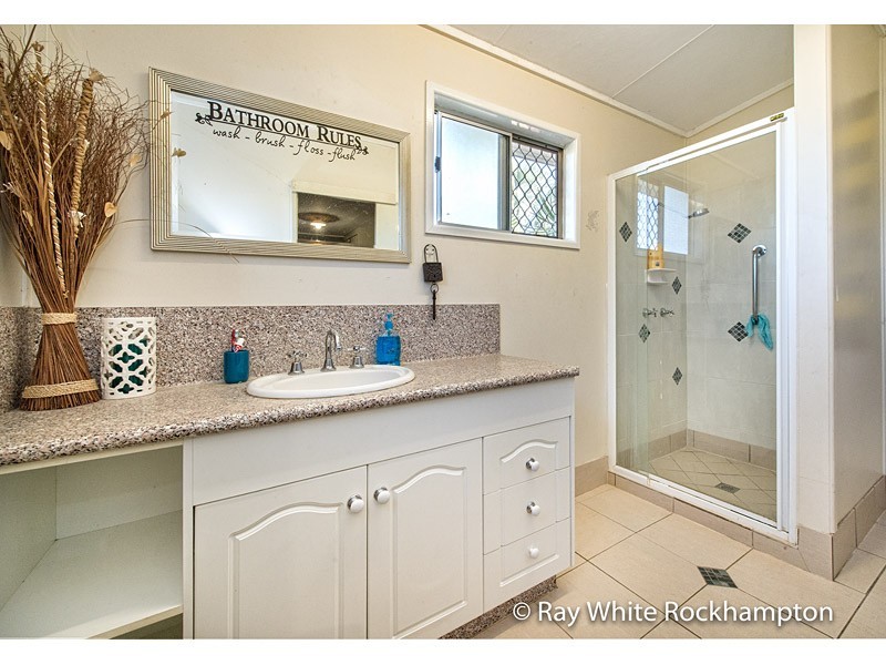 10 Glover Street, Gracemere QLD 4702
