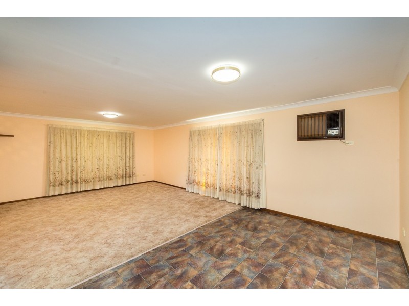 17 Hinton Street, Koongal QLD 4701