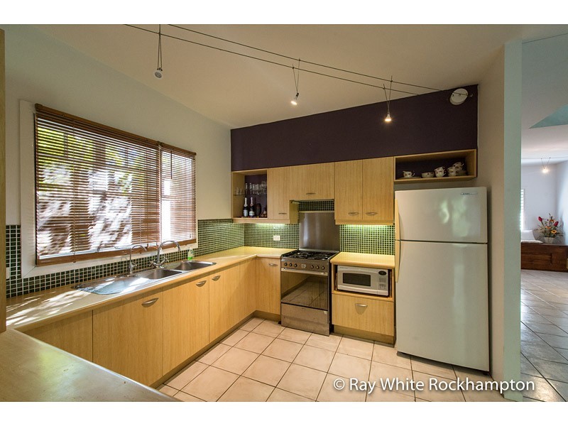 4 Menkin Place, Frenchville QLD 4701