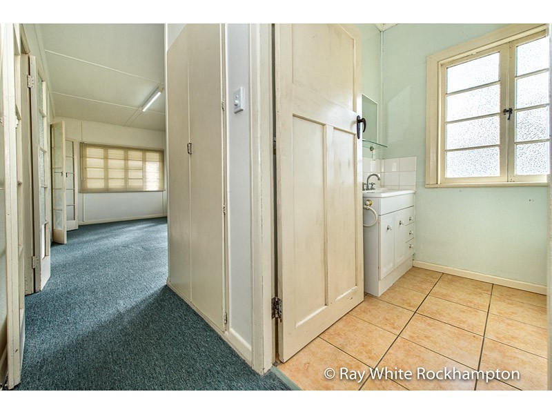 254 Hook Street, Berserker QLD 4701