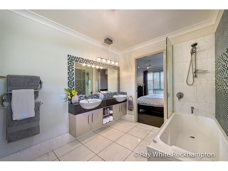 1-5 Goldfinch Drive, Parkhurst QLD 4702