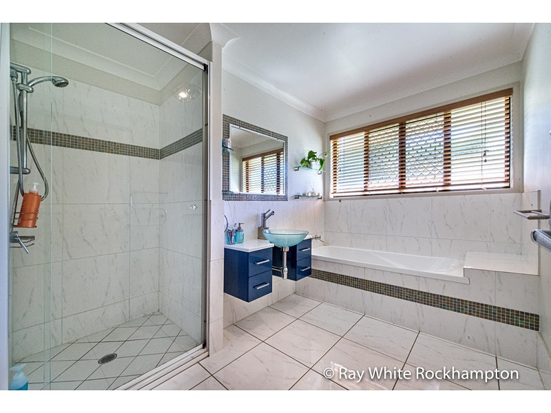 1-5 Goldfinch Drive, Parkhurst QLD 4702