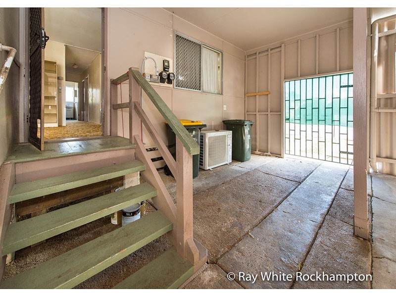 8 Snelling Street, Park Avenue QLD 4701