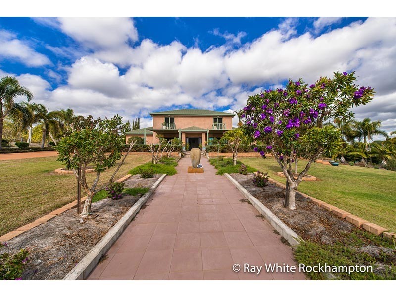 8 Laura Close, Rockyview QLD 4701