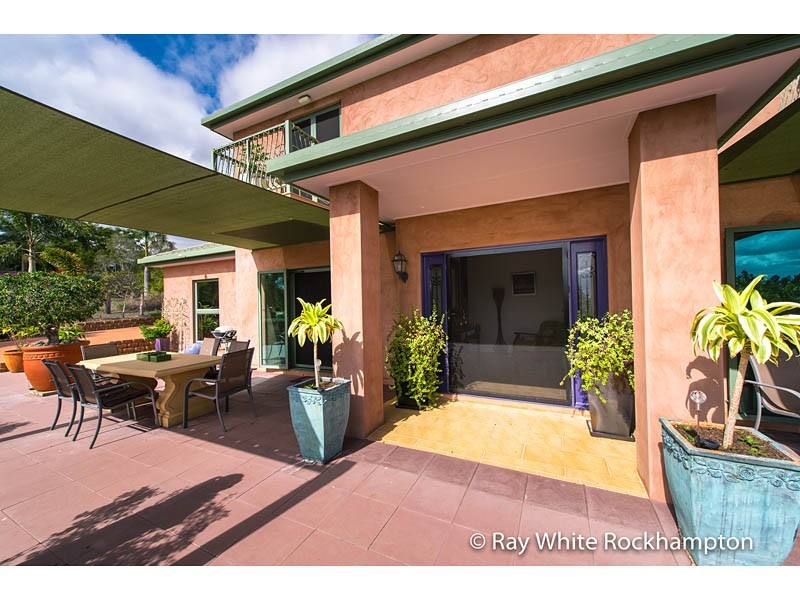 8 Laura Close, Rockyview QLD 4701