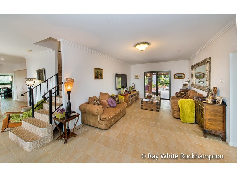 8 Laura Close, Rockyview QLD 4701
