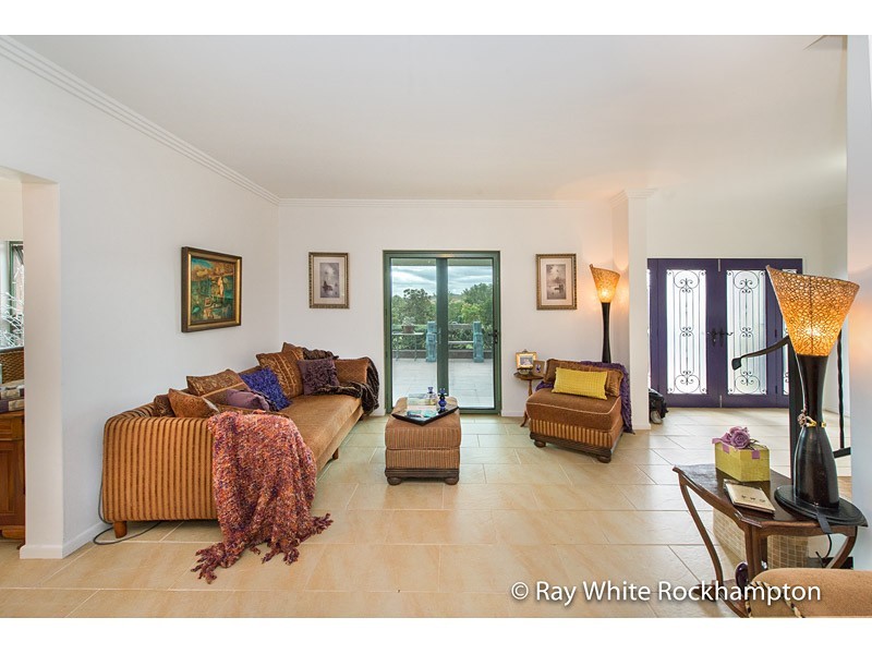 8 Laura Close, Rockyview QLD 4701