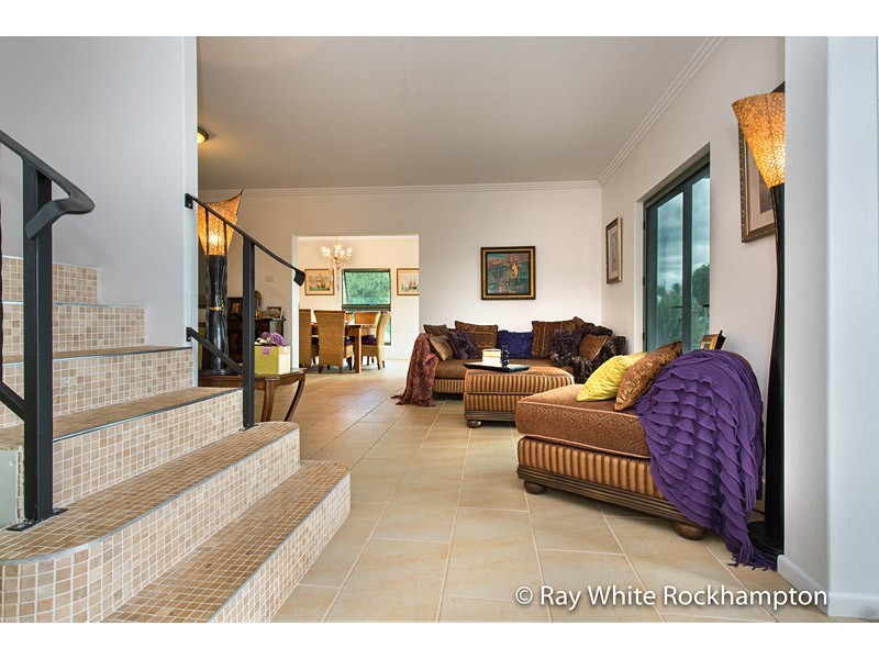 8 Laura Close, Rockyview QLD 4701