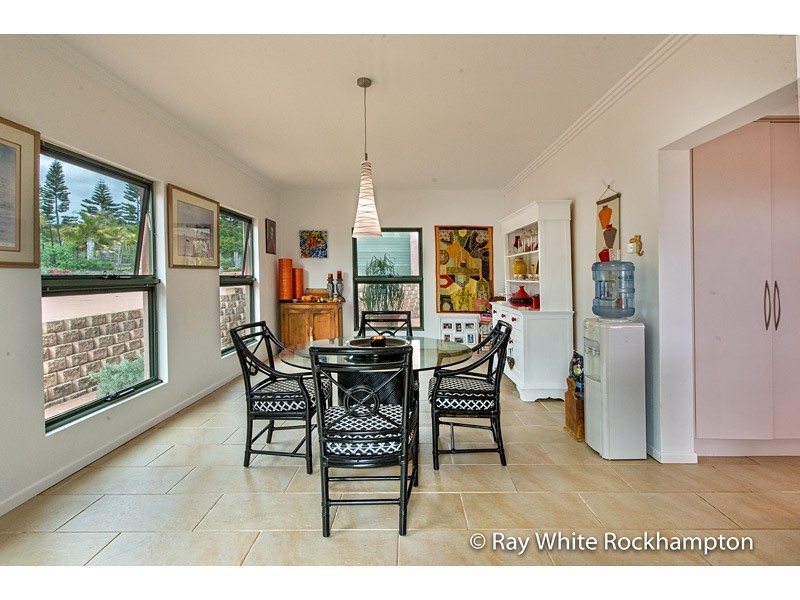 8 Laura Close, Rockyview QLD 4701