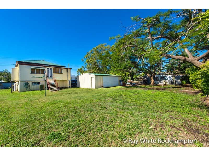17 Dean Street, Berserker QLD 4701