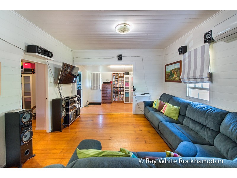 17 Dean Street, Berserker QLD 4701