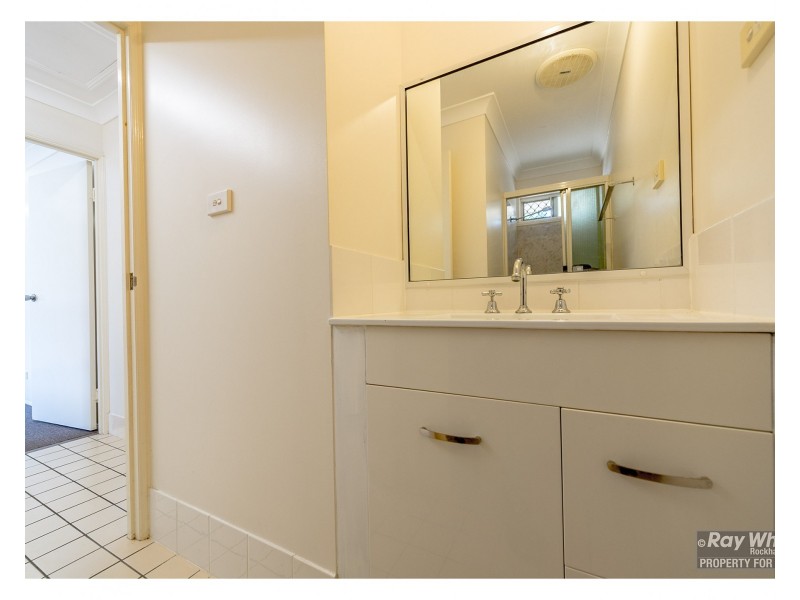 2/400 Thozet Road, Frenchville QLD 4701