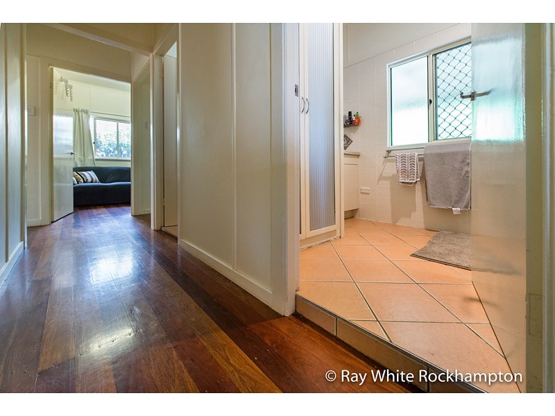 6 Kelly Street, The Range QLD 4700