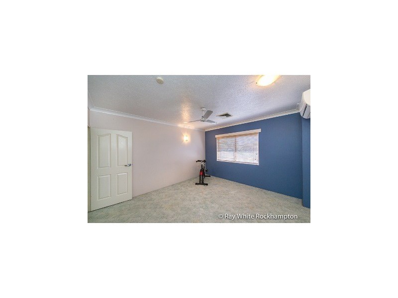 1 Booker Street, Park Avenue QLD 4701