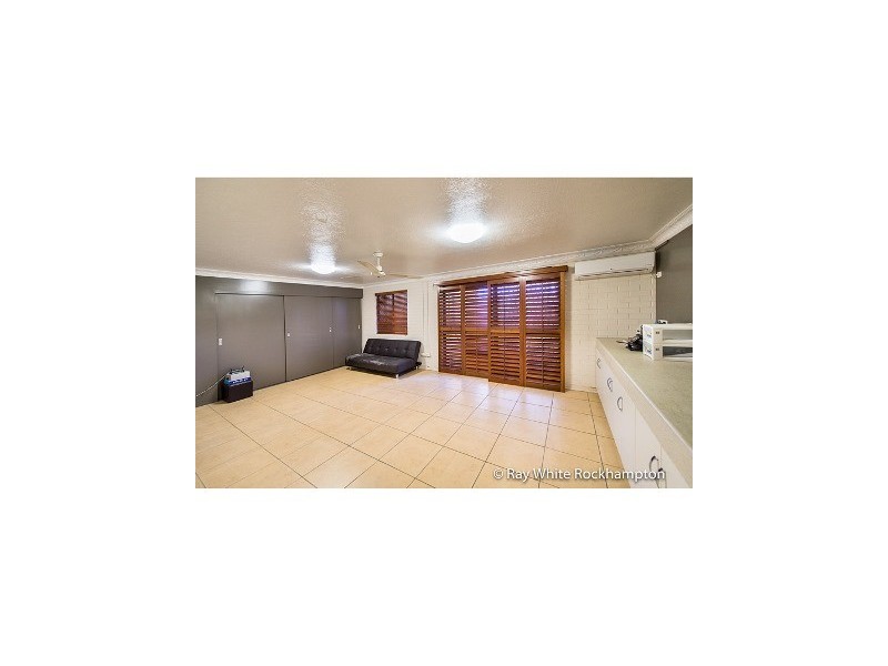 1 Booker Street, Park Avenue QLD 4701