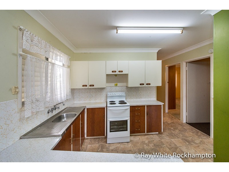 69 Menzies Street, Park Avenue QLD 4701
