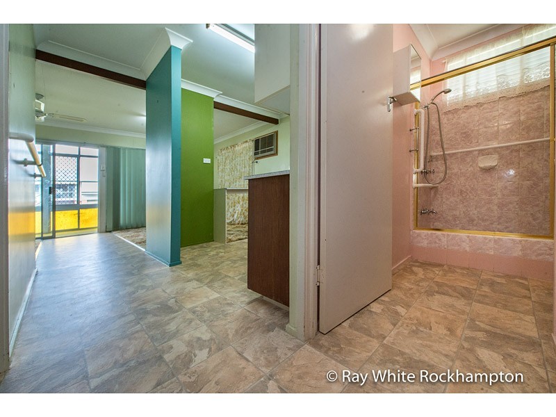 69 Menzies Street, Park Avenue QLD 4701