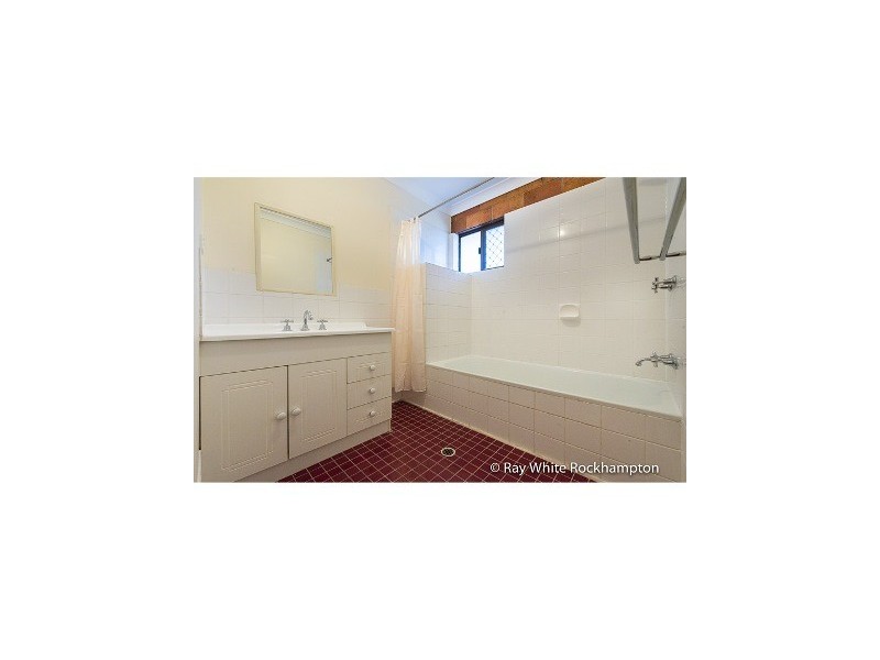 32 Thozet Road, Koongal QLD 4701