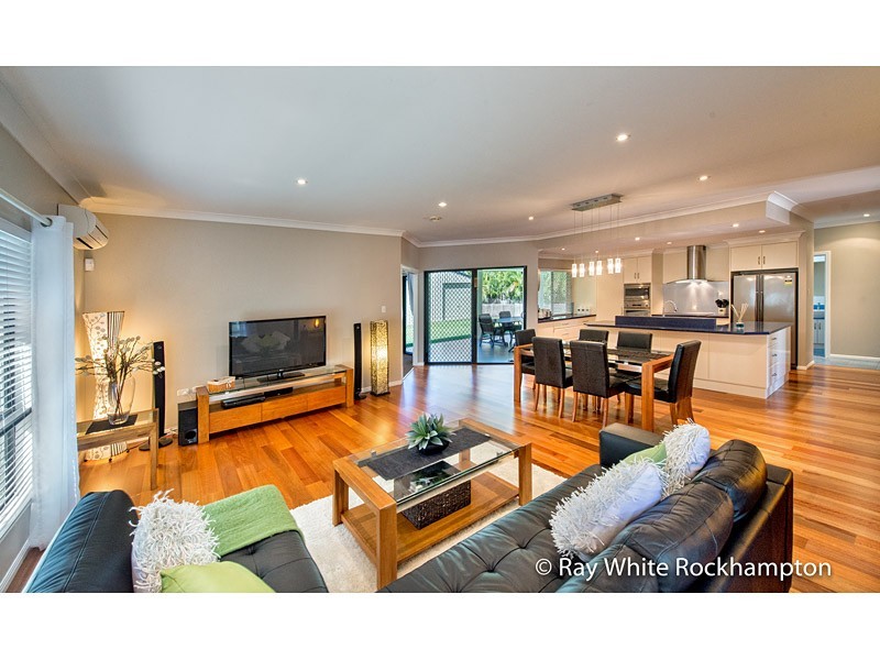 2 Foale Court, Kawana QLD 4701