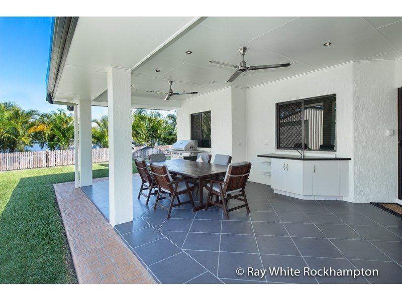 2 Foale Court, Kawana QLD 4701
