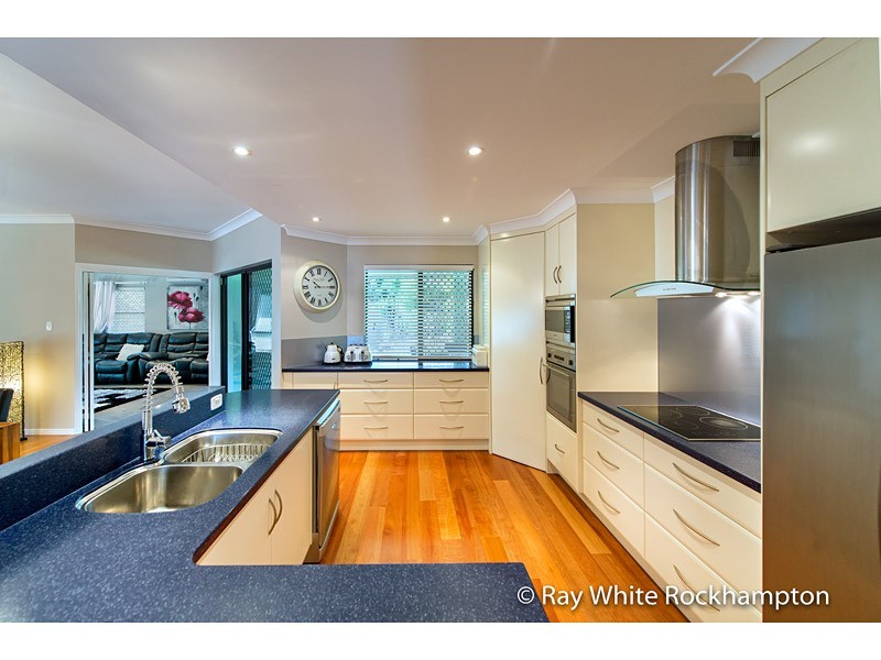 2 Foale Court, Kawana QLD 4701