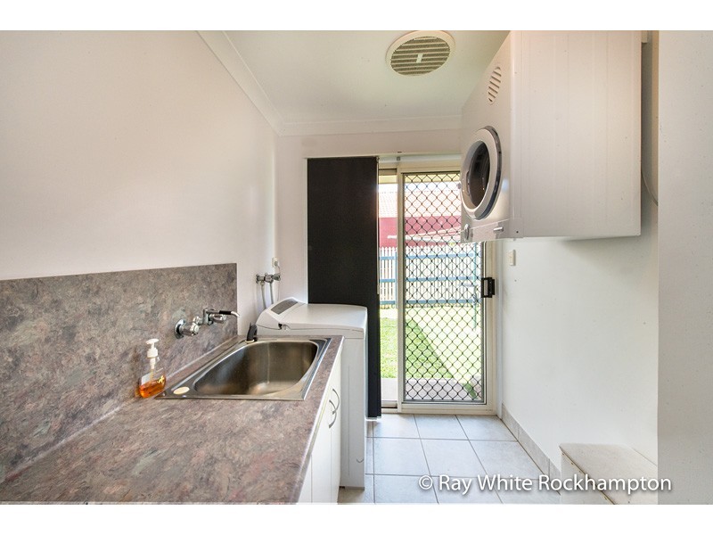 82 Carara Drive, Kawana QLD 4701