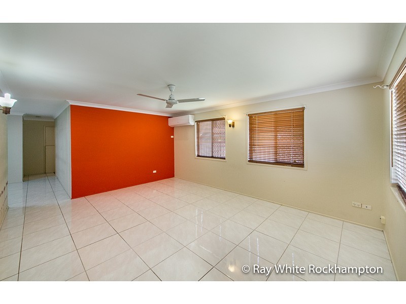 1/72 Medcraf Street, Park Avenue QLD 4701