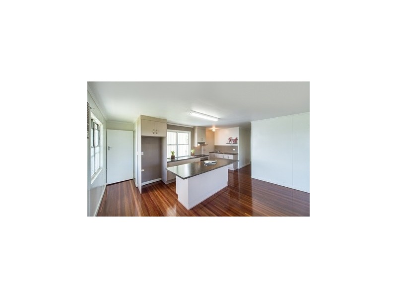 16 Davidson Street, Park Avenue QLD 4701