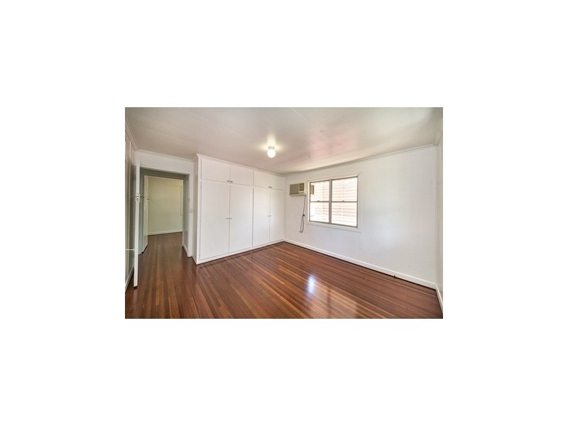 16 Davidson Street, Park Avenue QLD 4701