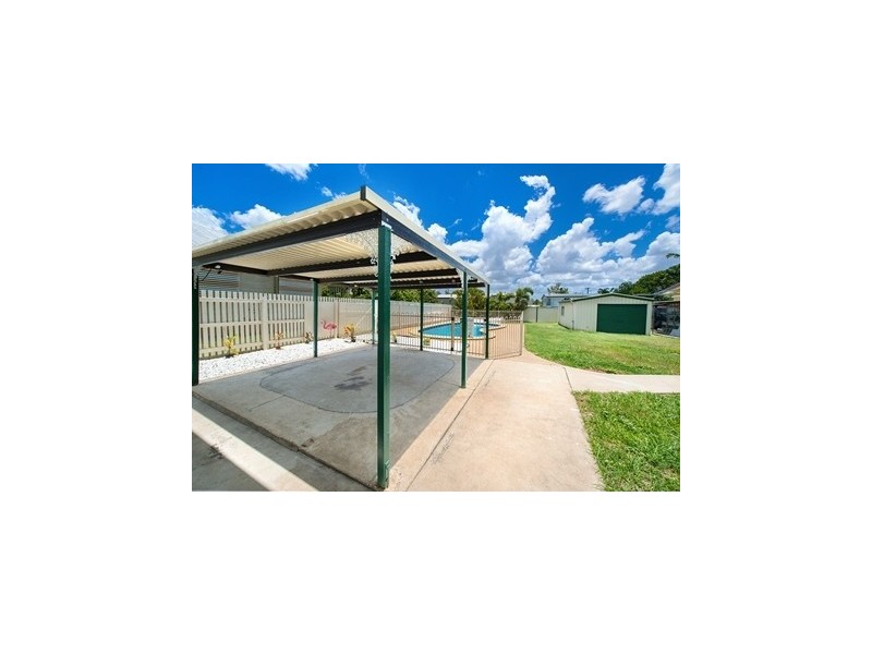 16 Davidson Street, Park Avenue QLD 4701
