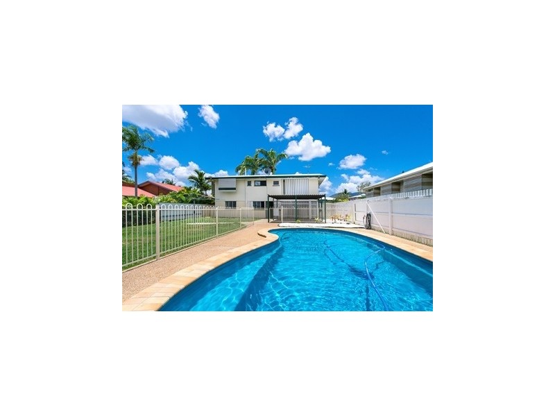 16 Davidson Street, Park Avenue QLD 4701