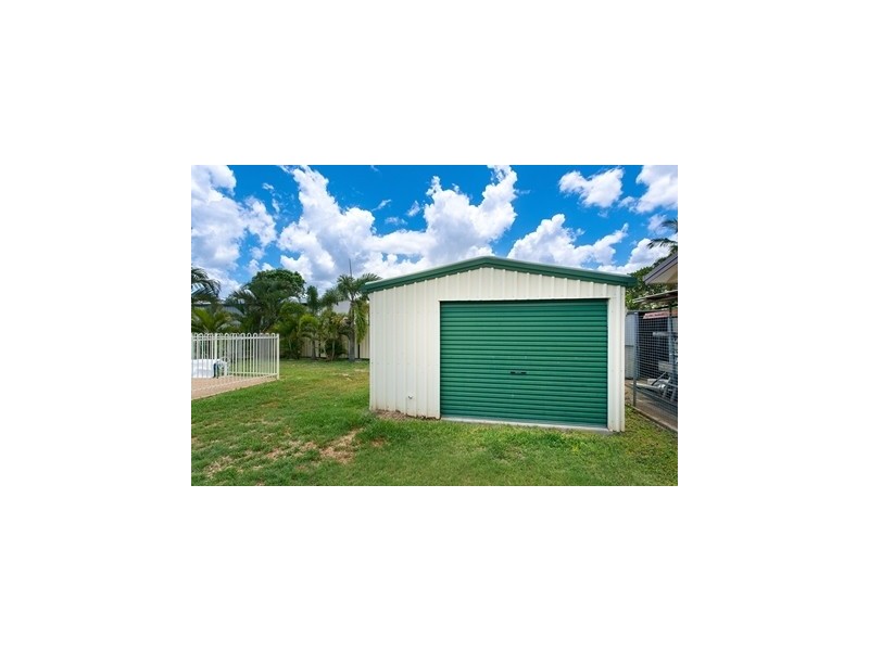 16 Davidson Street, Park Avenue QLD 4701