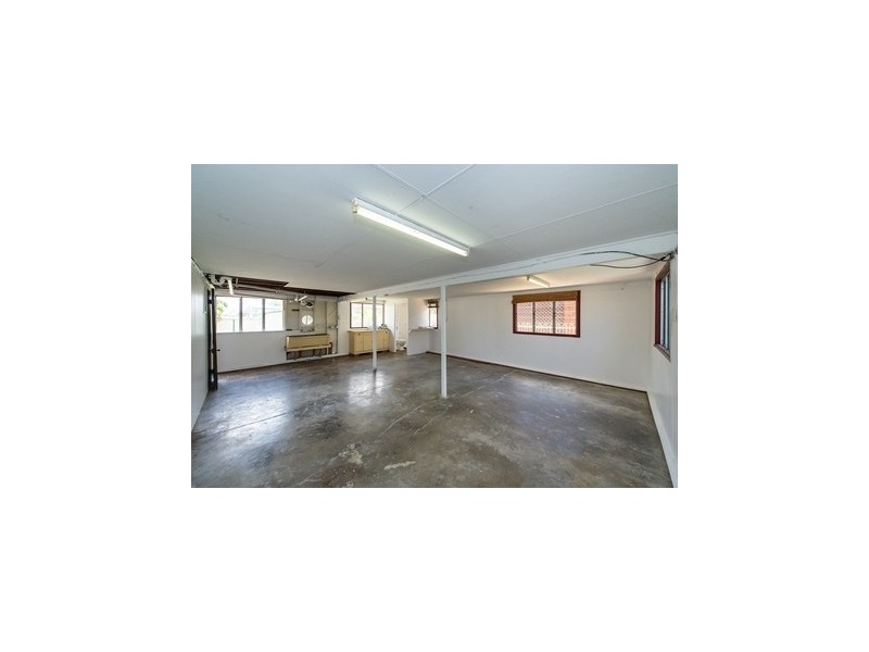 16 Davidson Street, Park Avenue QLD 4701