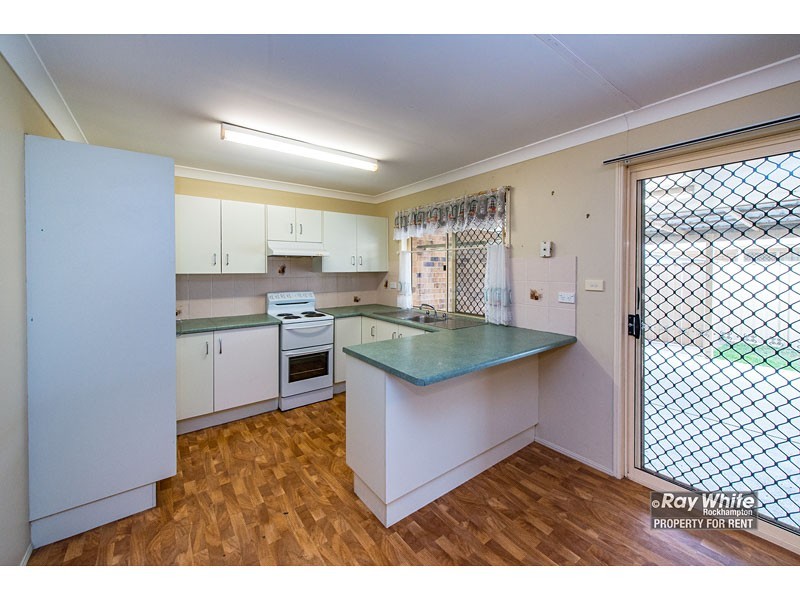2/1 Mungarra Drive, Kawana QLD 4701