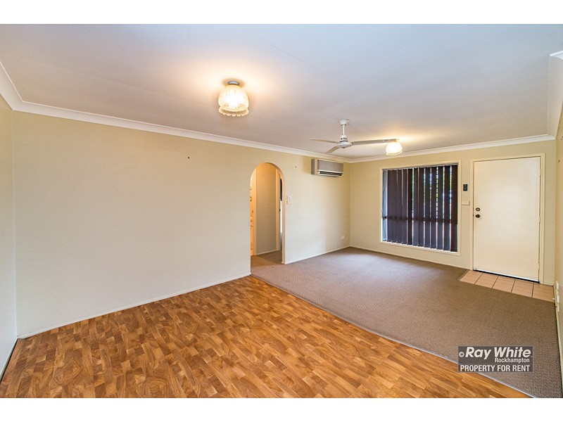 2/1 Mungarra Drive, Kawana QLD 4701