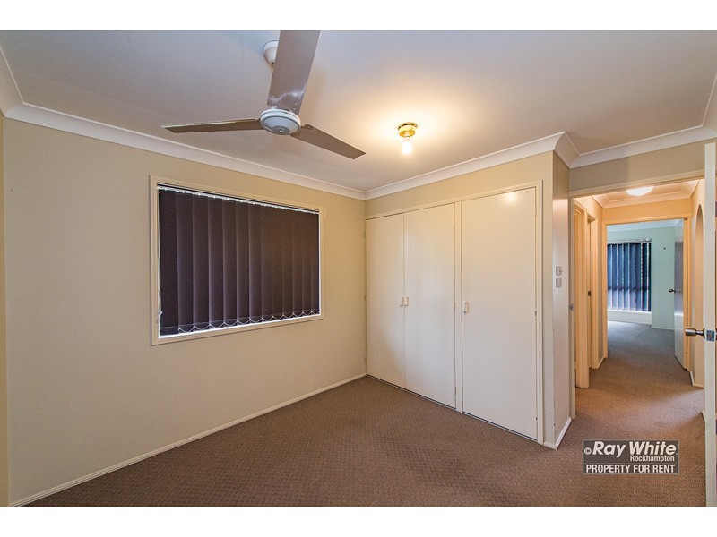 2/1 Mungarra Drive, Kawana QLD 4701