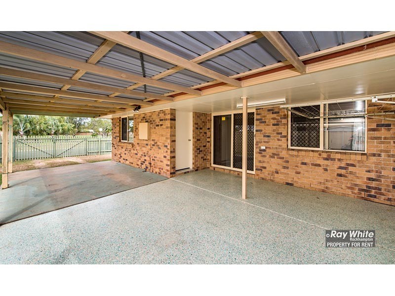 2/1 Mungarra Drive, Kawana QLD 4701