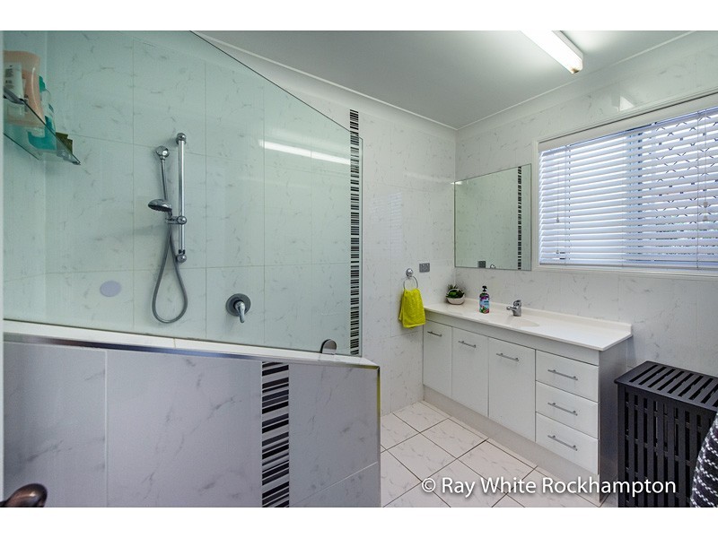 125 Julie Anne Drive, Glendale QLD 4711
