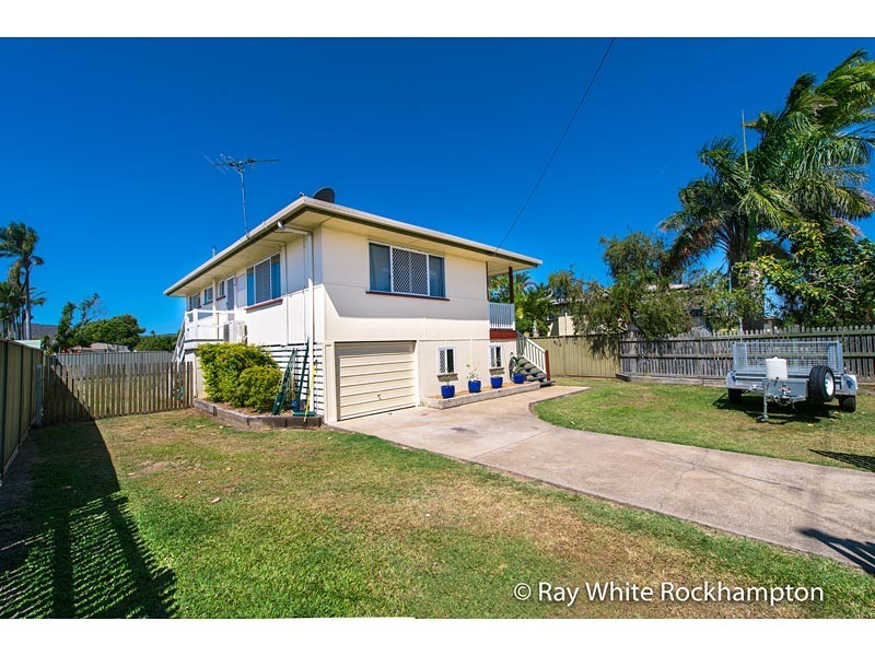 82 Alexandra Street, Park Avenue QLD 4701