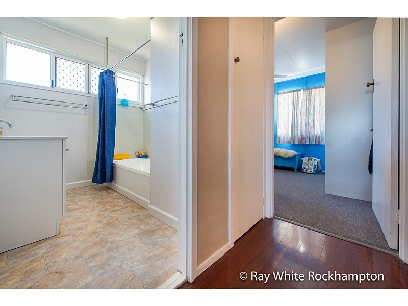 82 Alexandra Street, Park Avenue QLD 4701