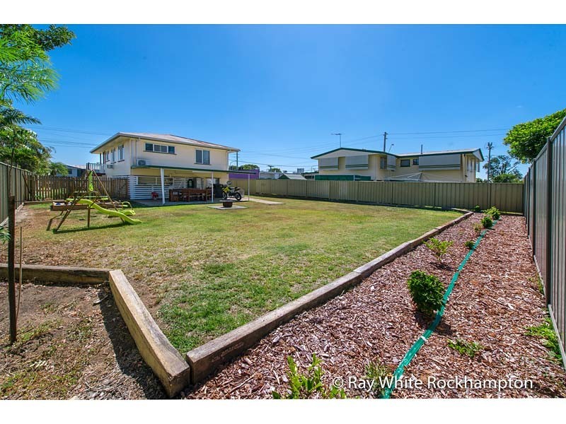 82 Alexandra Street, Park Avenue QLD 4701