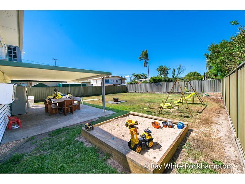 82 Alexandra Street, Park Avenue QLD 4701