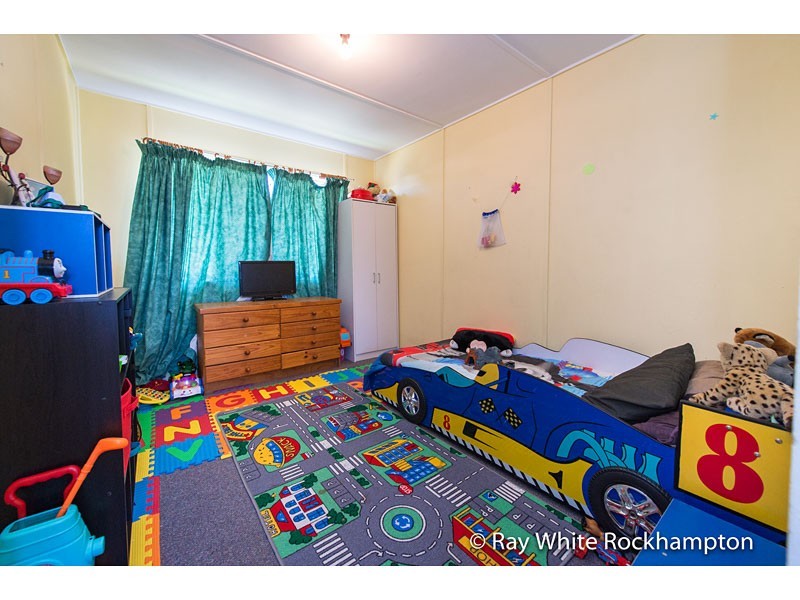 82 Alexandra Street, Park Avenue QLD 4701